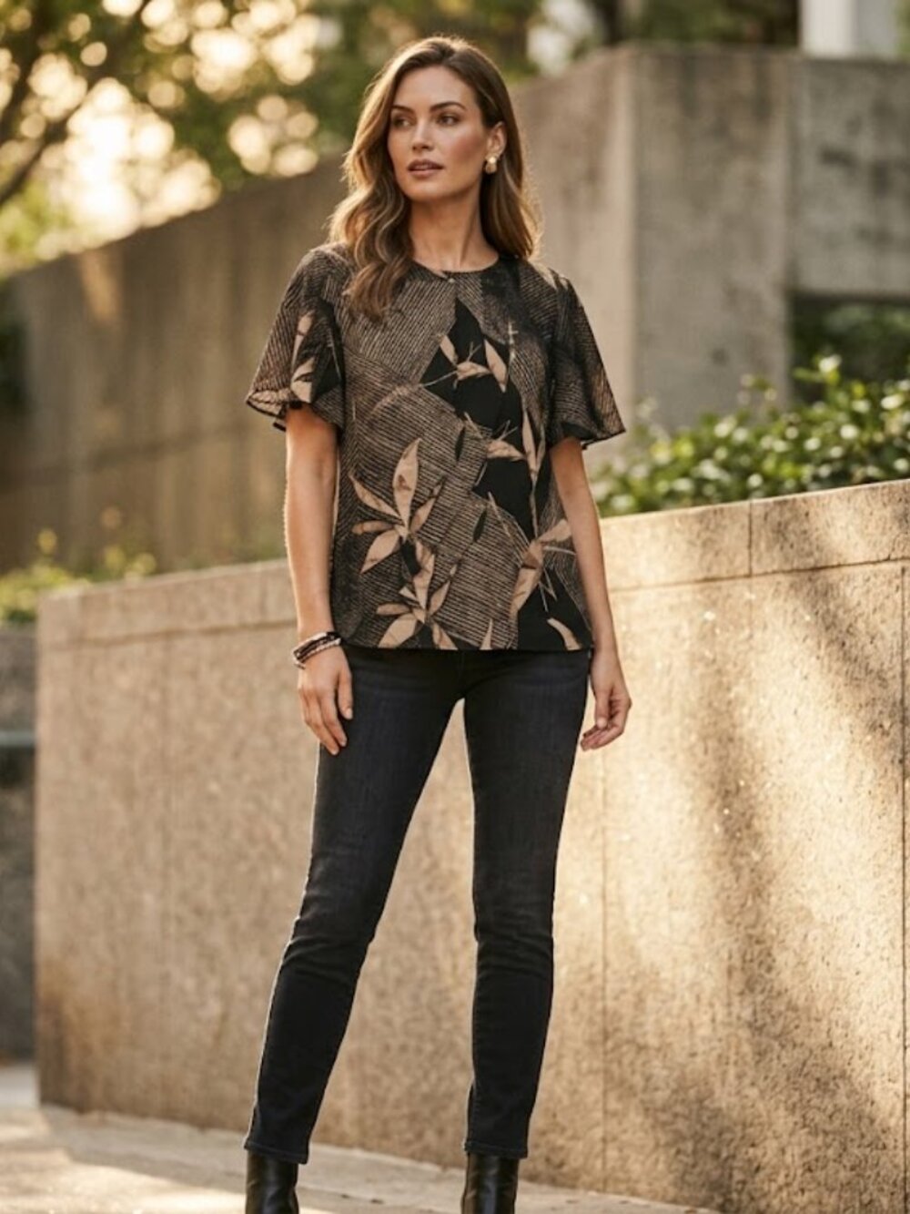 Halston‎ Heritage Black and Tan Abstract Blouse